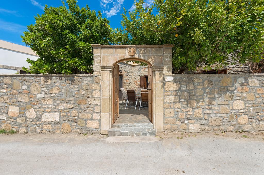 Villa Claudia In Lardos Exterior foto